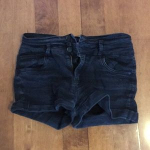 Black jean shorts in 9 us
